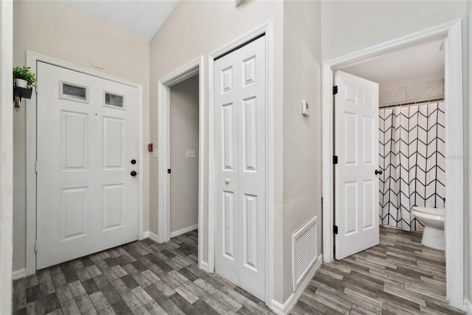 Image 11 of 31 For 2406 Kam Court