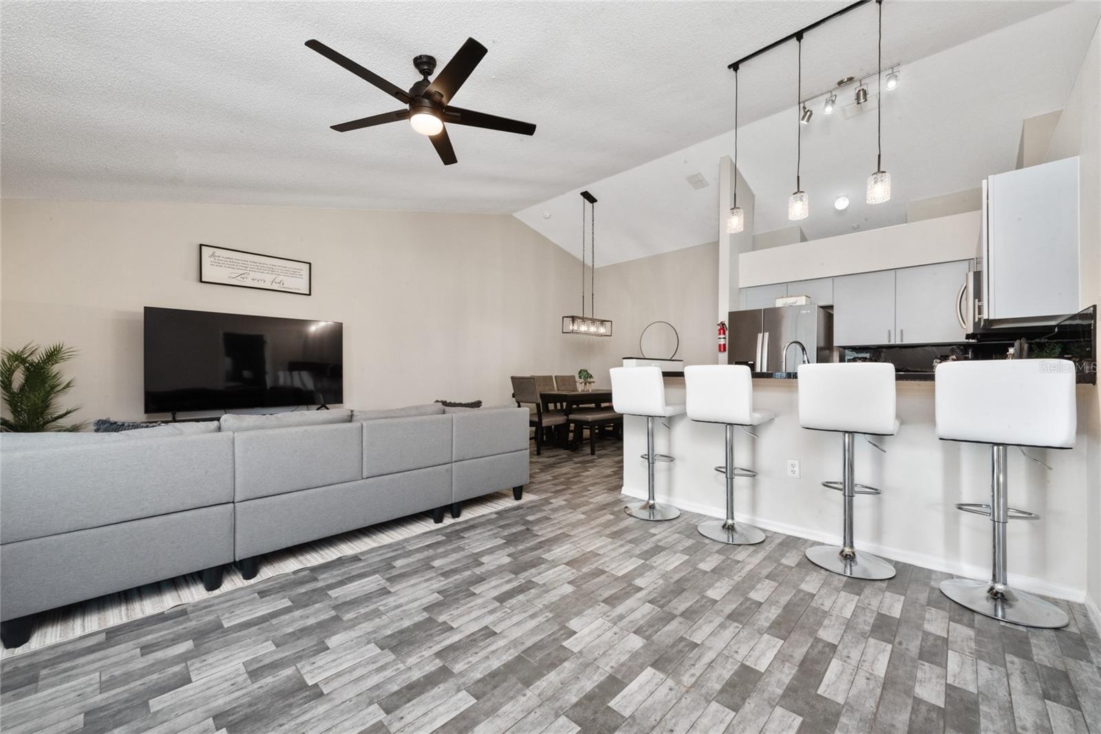 Image 23 of 31 For 2406 Kam Court