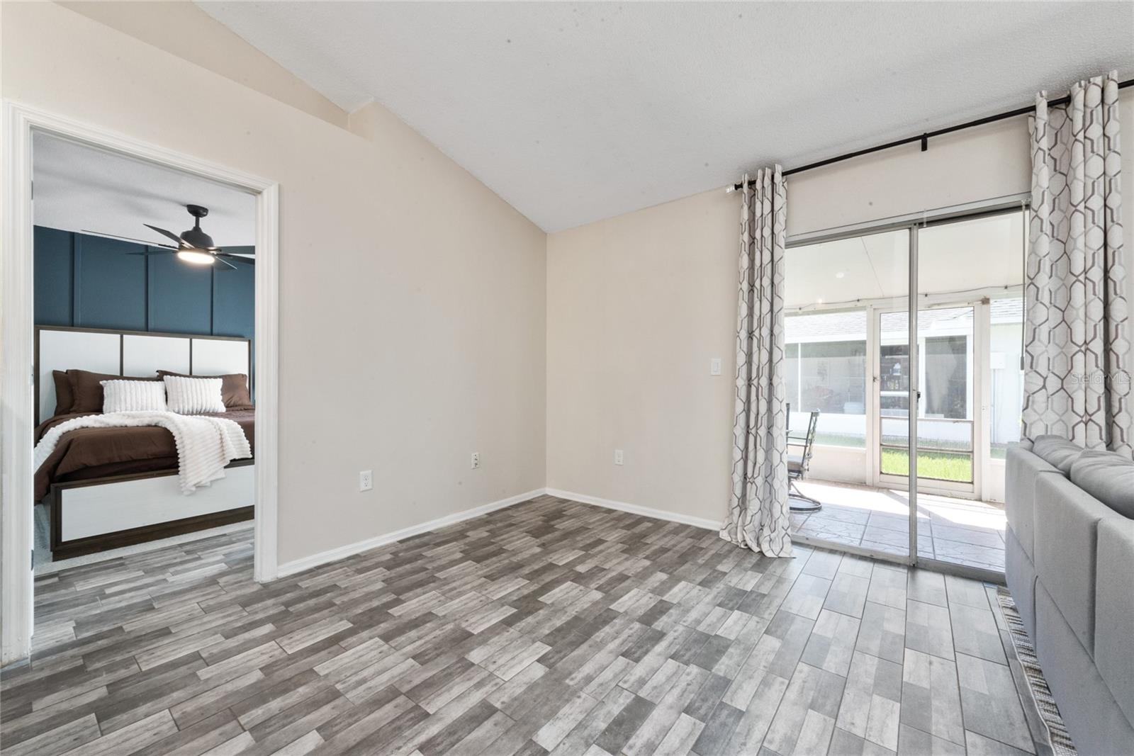 Image 24 of 31 For 2406 Kam Court