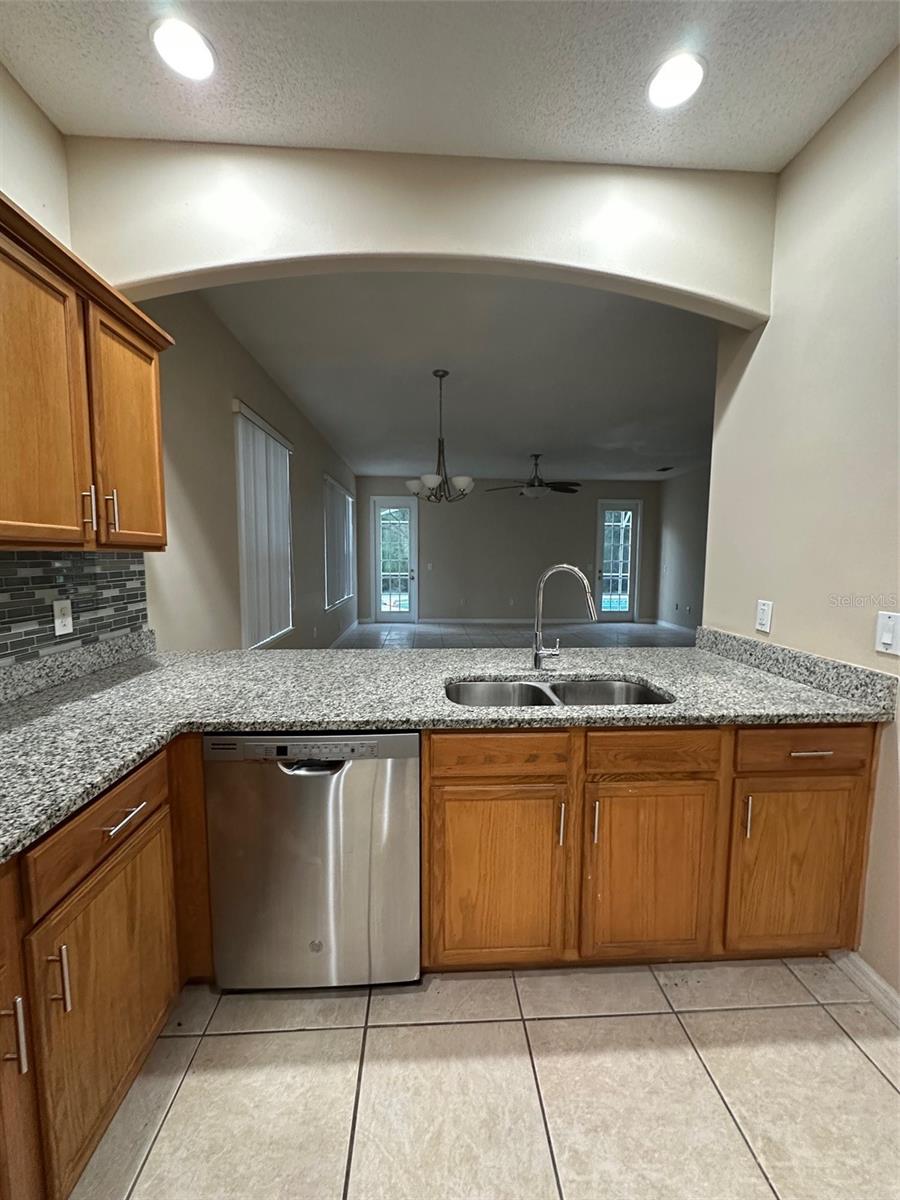 Image 11 of 44 For 14873 Huntcliff Park Way