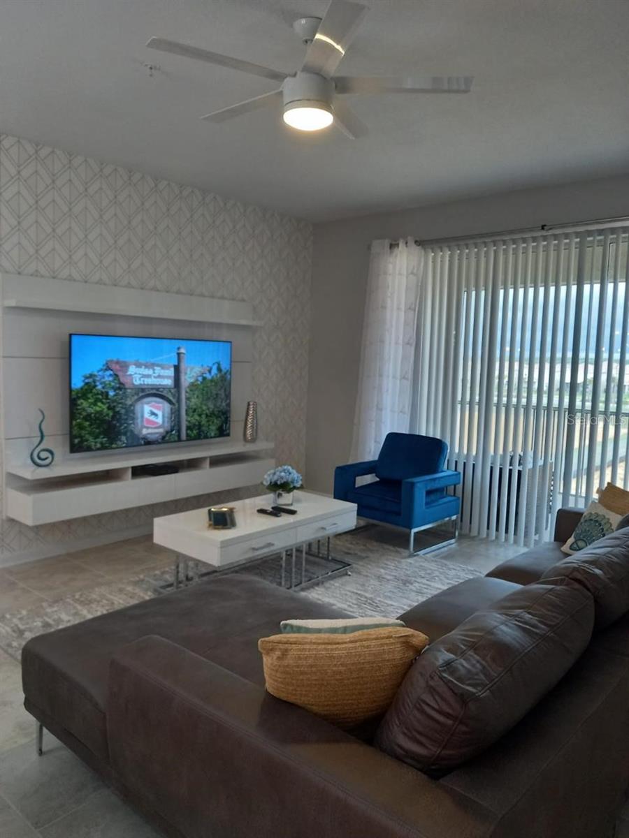 Image 5 of 11 For 1041 Splash Shot Place 1041