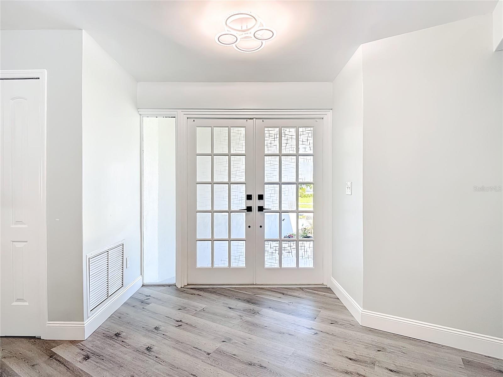 Image 17 of 100 For 620 Barfield Drive