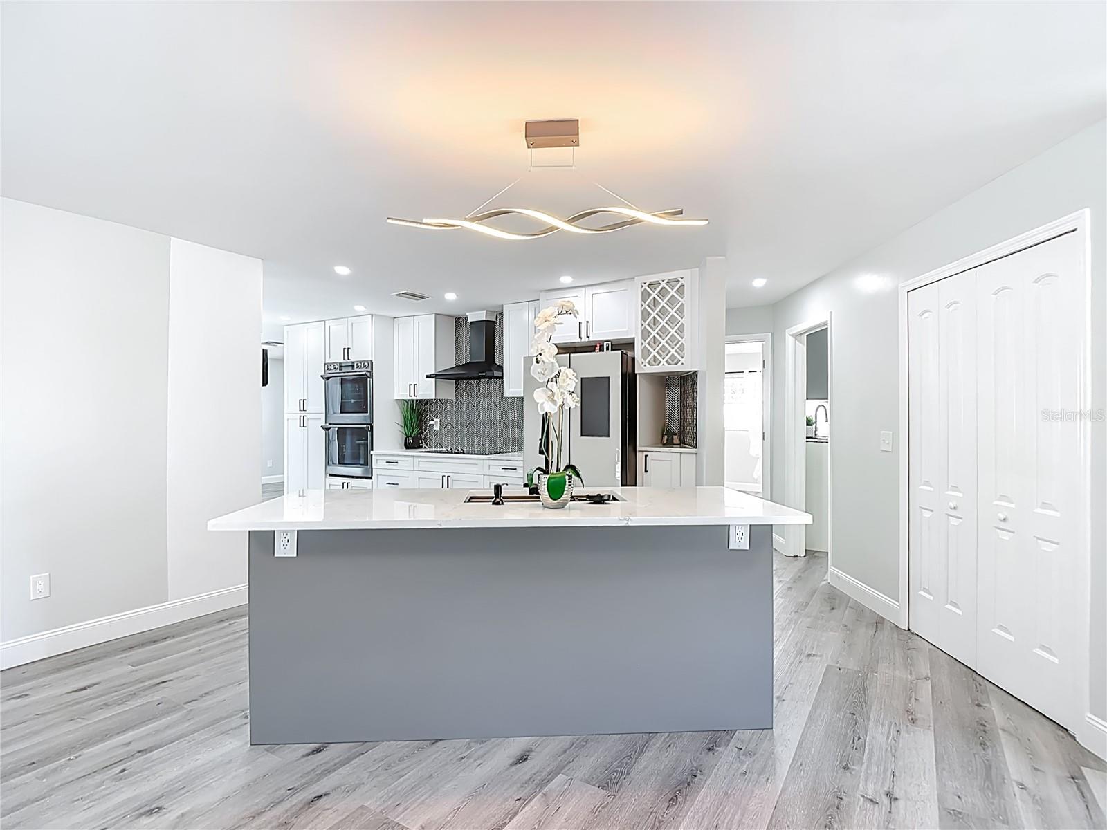 Image 18 of 100 For 620 Barfield Drive