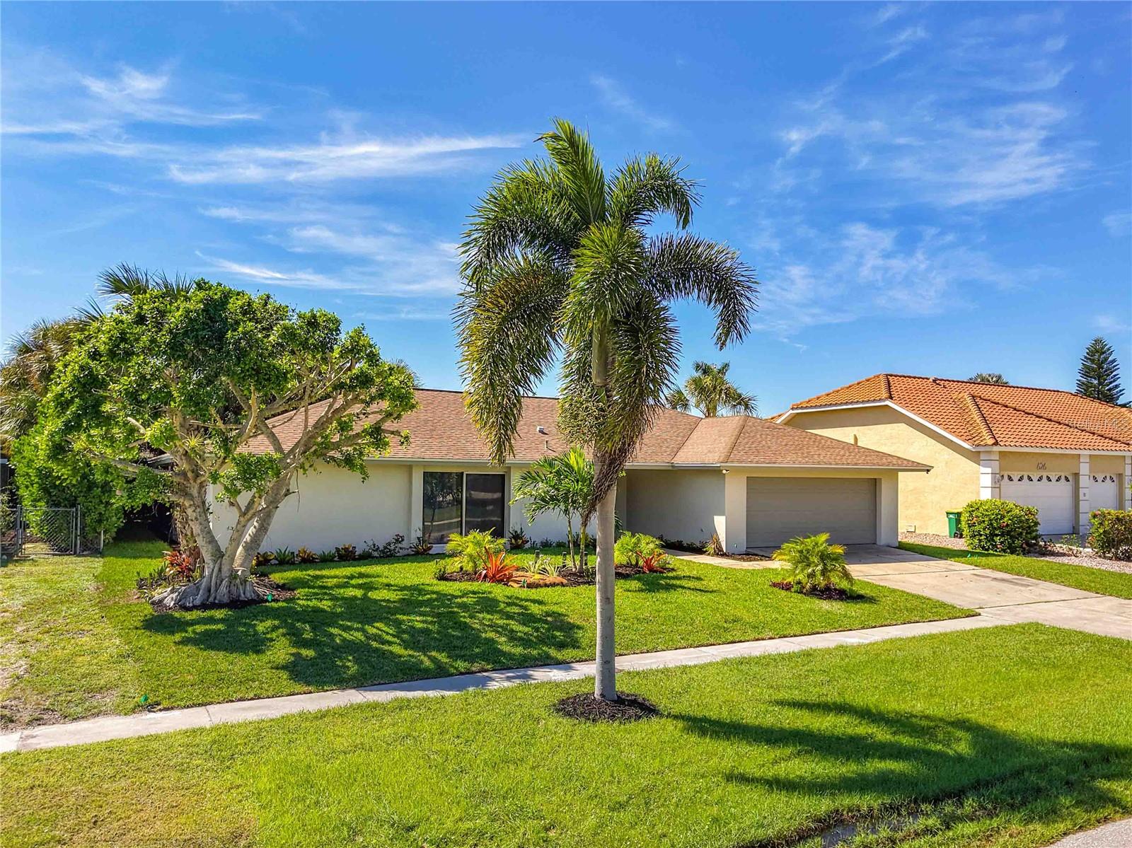 Image 3 of 100 For 620 Barfield Drive