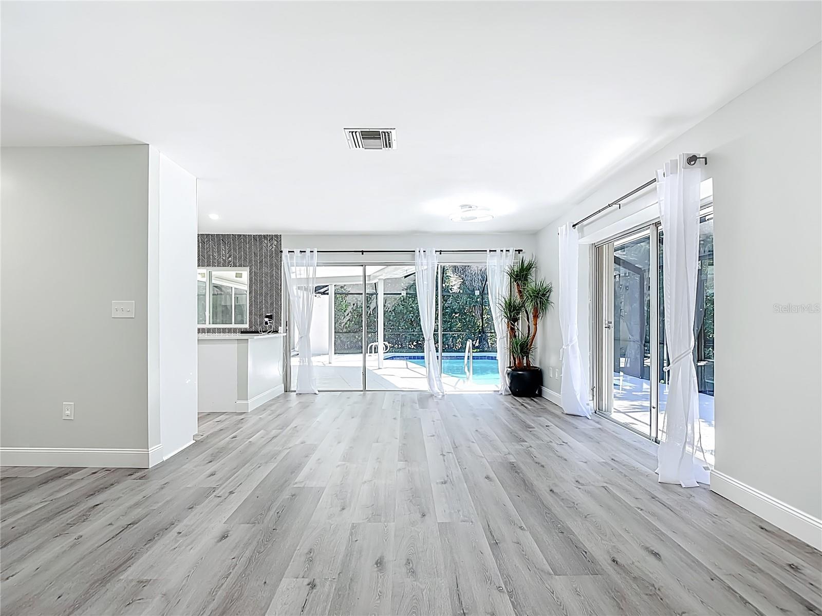 Image 43 of 100 For 620 Barfield Drive