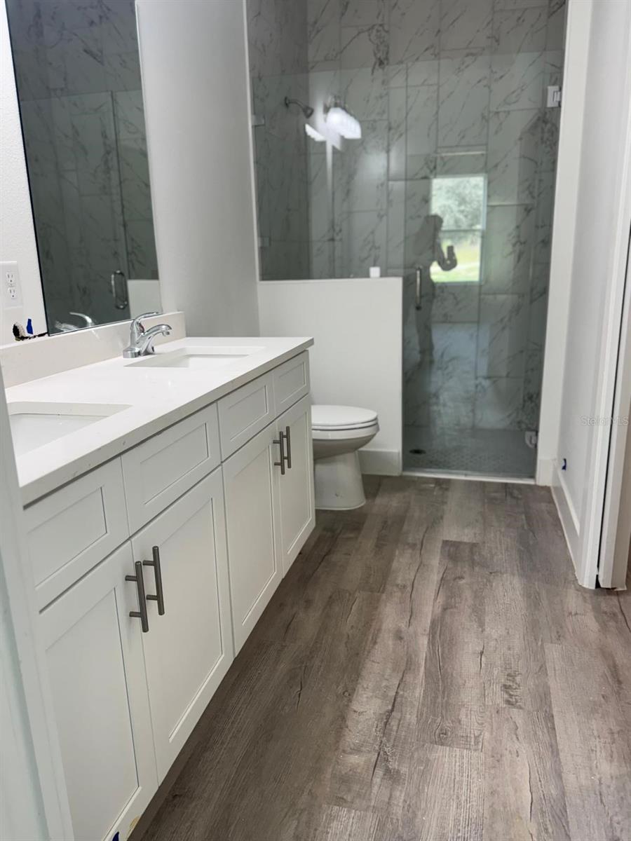 Listing photo id 13 for 9187-9189 Travis Drive 9189