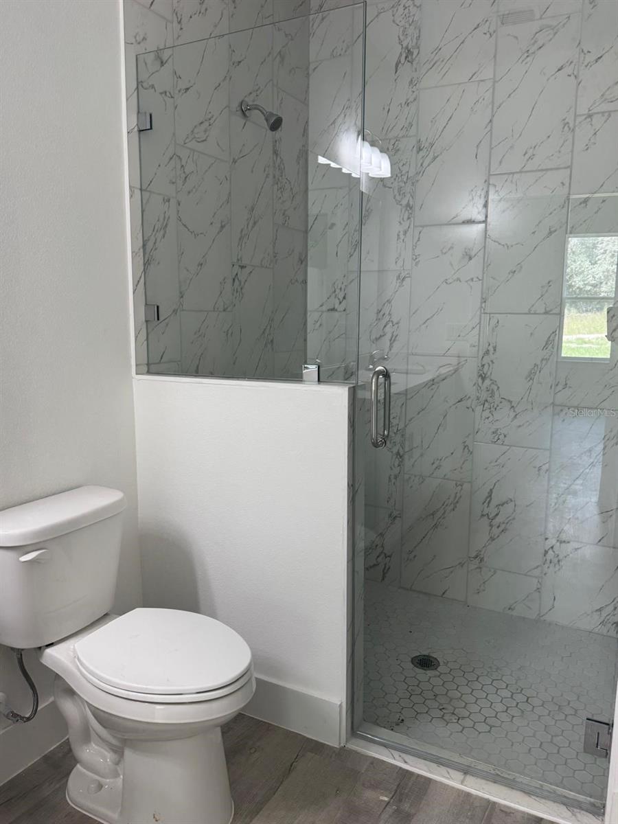 Listing photo id 15 for 9187-9189 Travis Drive 9189
