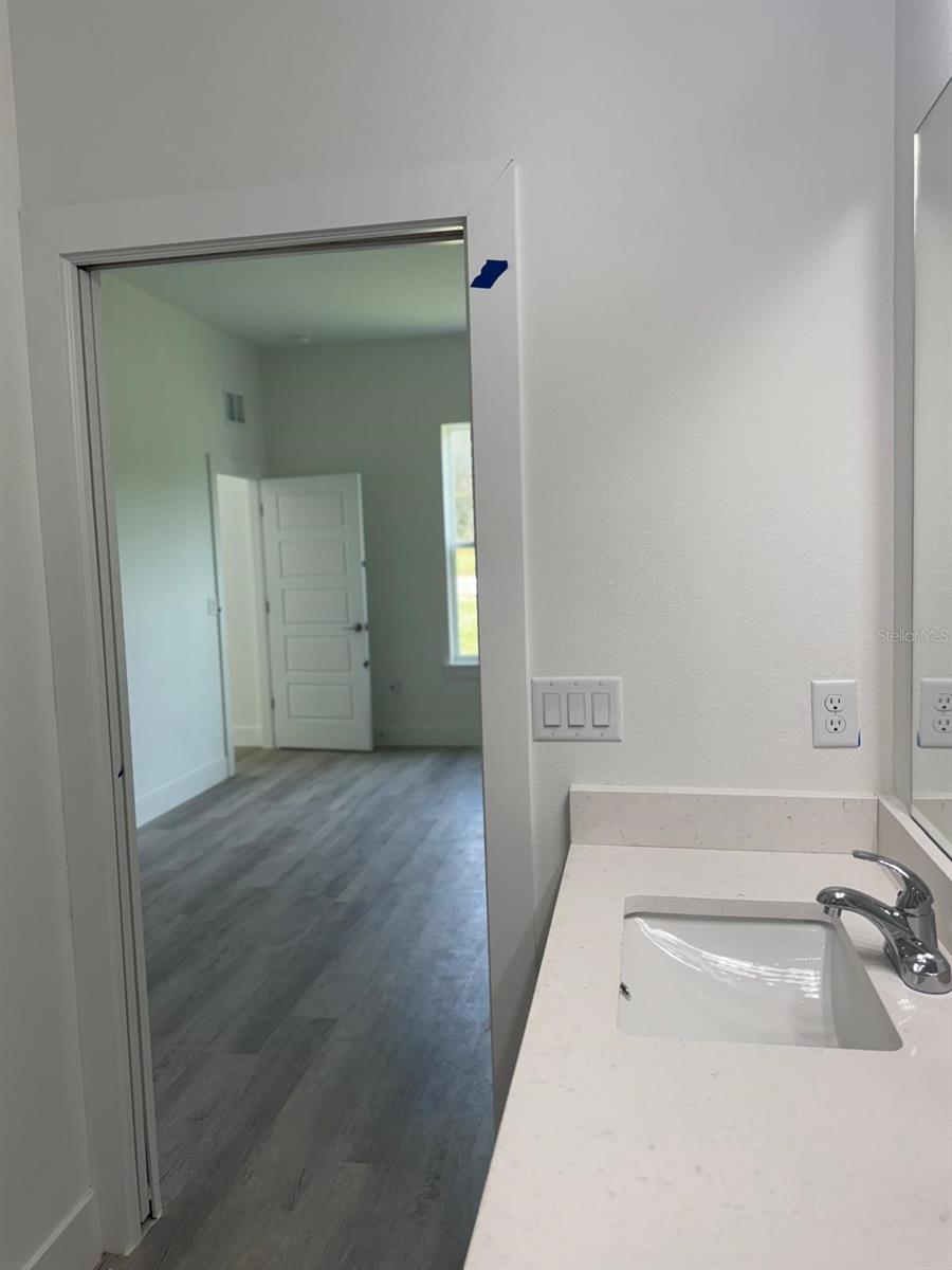 Listing photo id 17 for 9187-9189 Travis Drive 9189