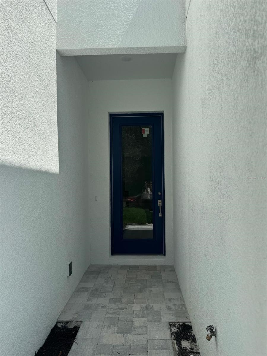 Listing photo id 1 for 9187-9189 Travis Drive 9189