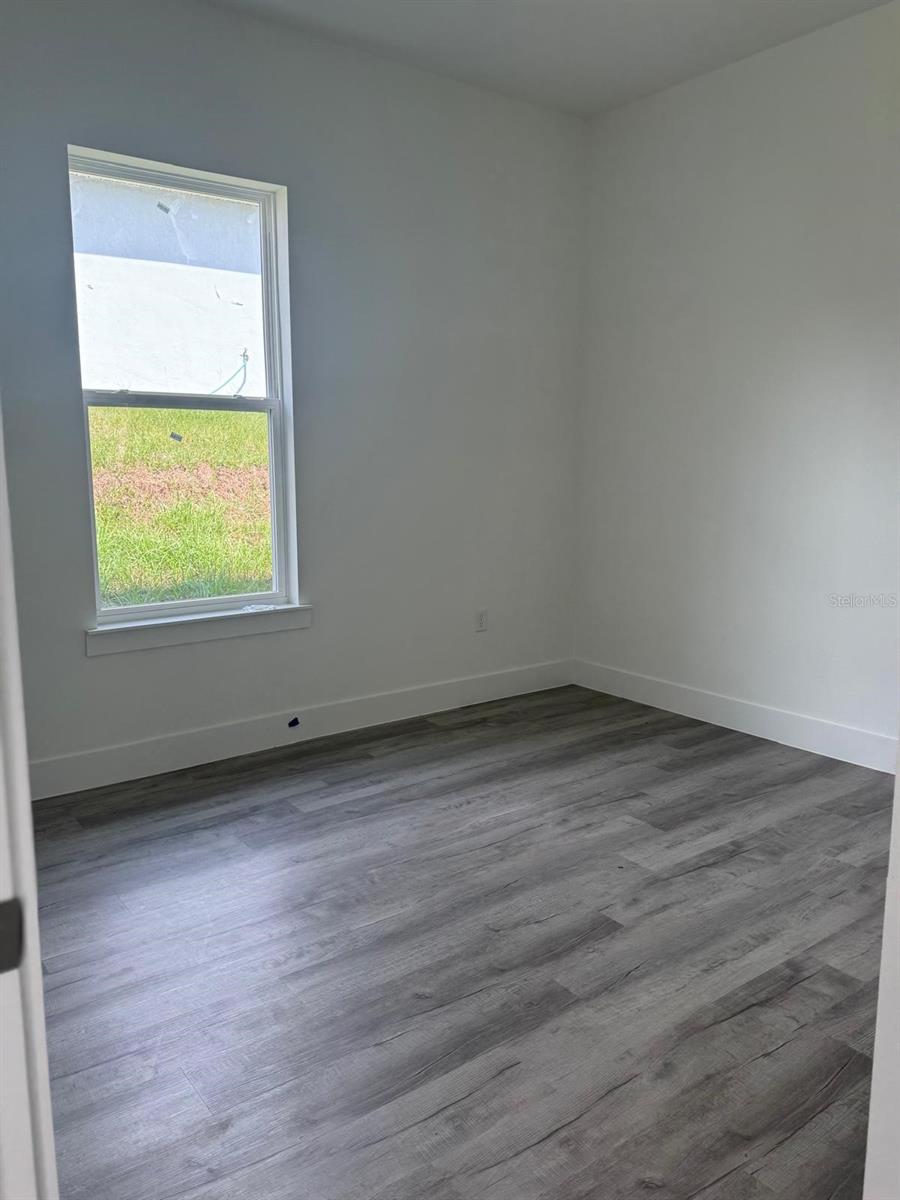 Listing photo id 6 for 9187-9189 Travis Drive 9189