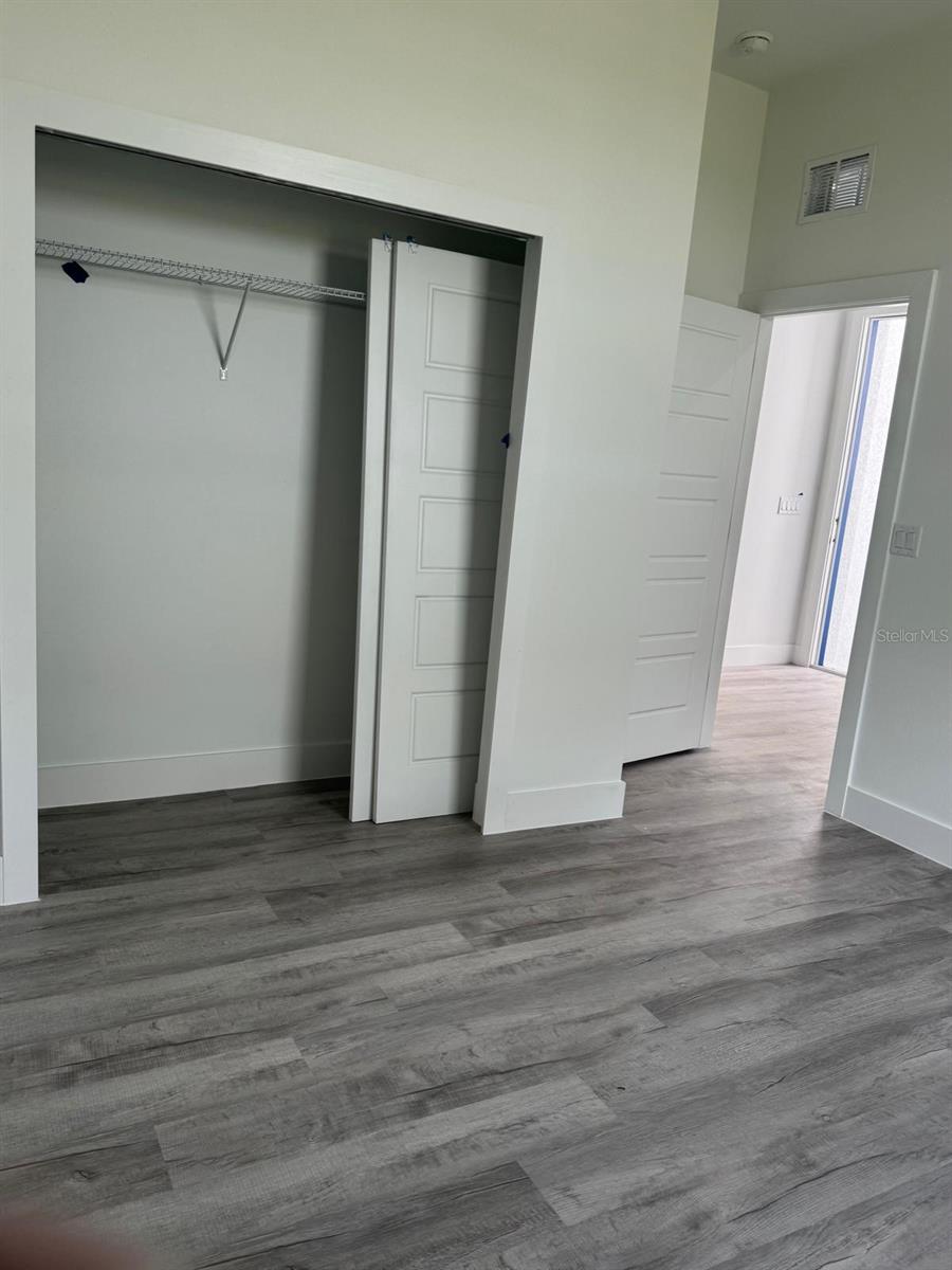 Listing photo id 7 for 9187-9189 Travis Drive 9189