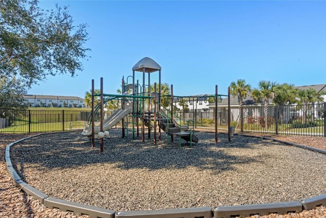 Image 16 of 57 For 1124 Merrill Street