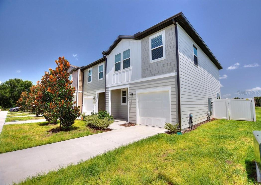 Image 2 of 57 For 1124 Merrill Street