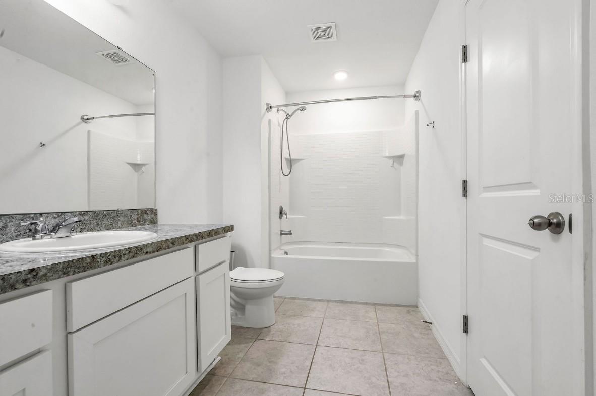 Image 32 of 57 For 1124 Merrill Street