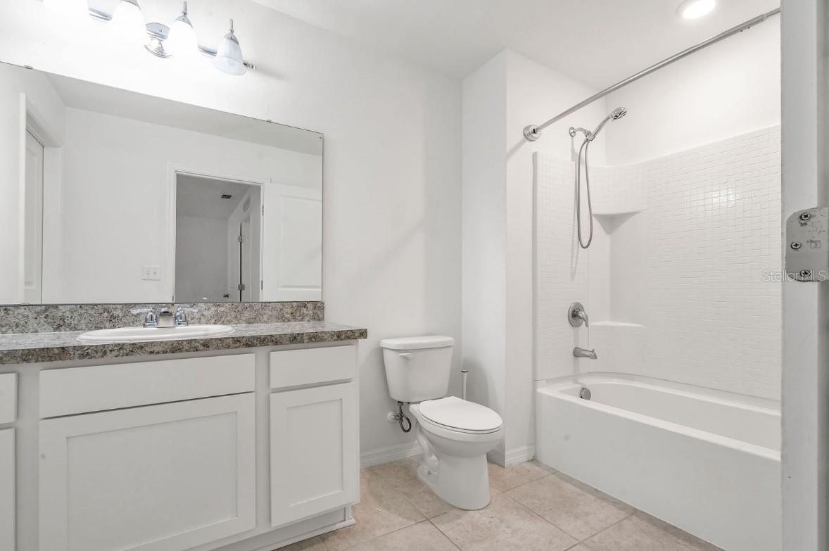 Image 33 of 57 For 1124 Merrill Street