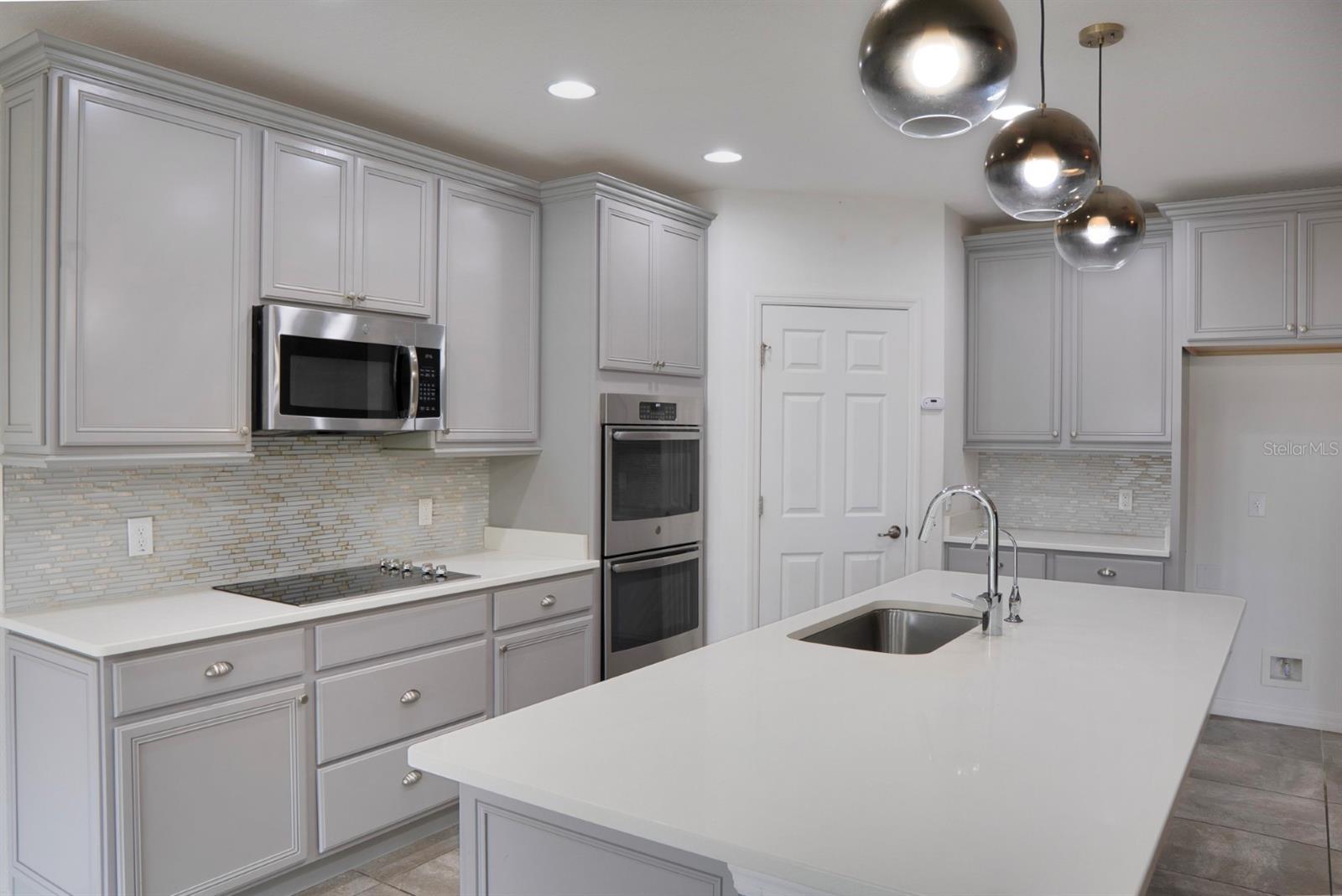 Image 14 of 56 For 3859 Golden Knot Drive