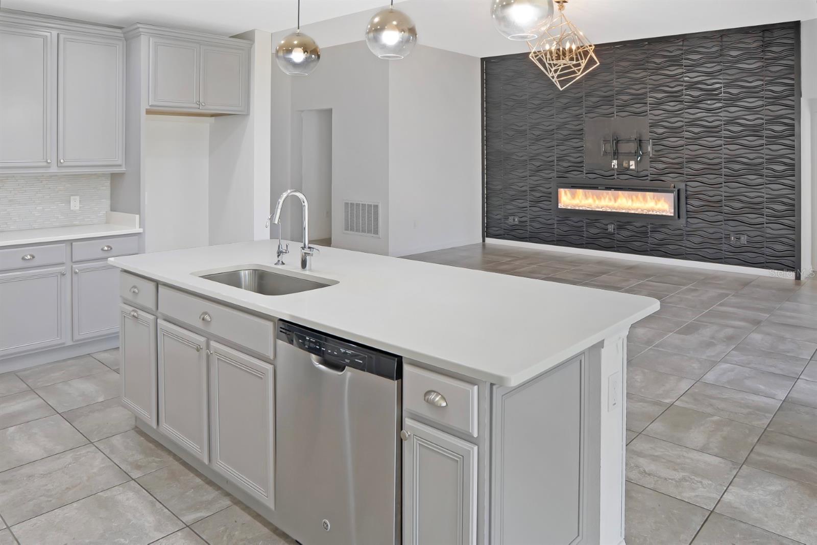 Image 16 of 56 For 3859 Golden Knot Drive