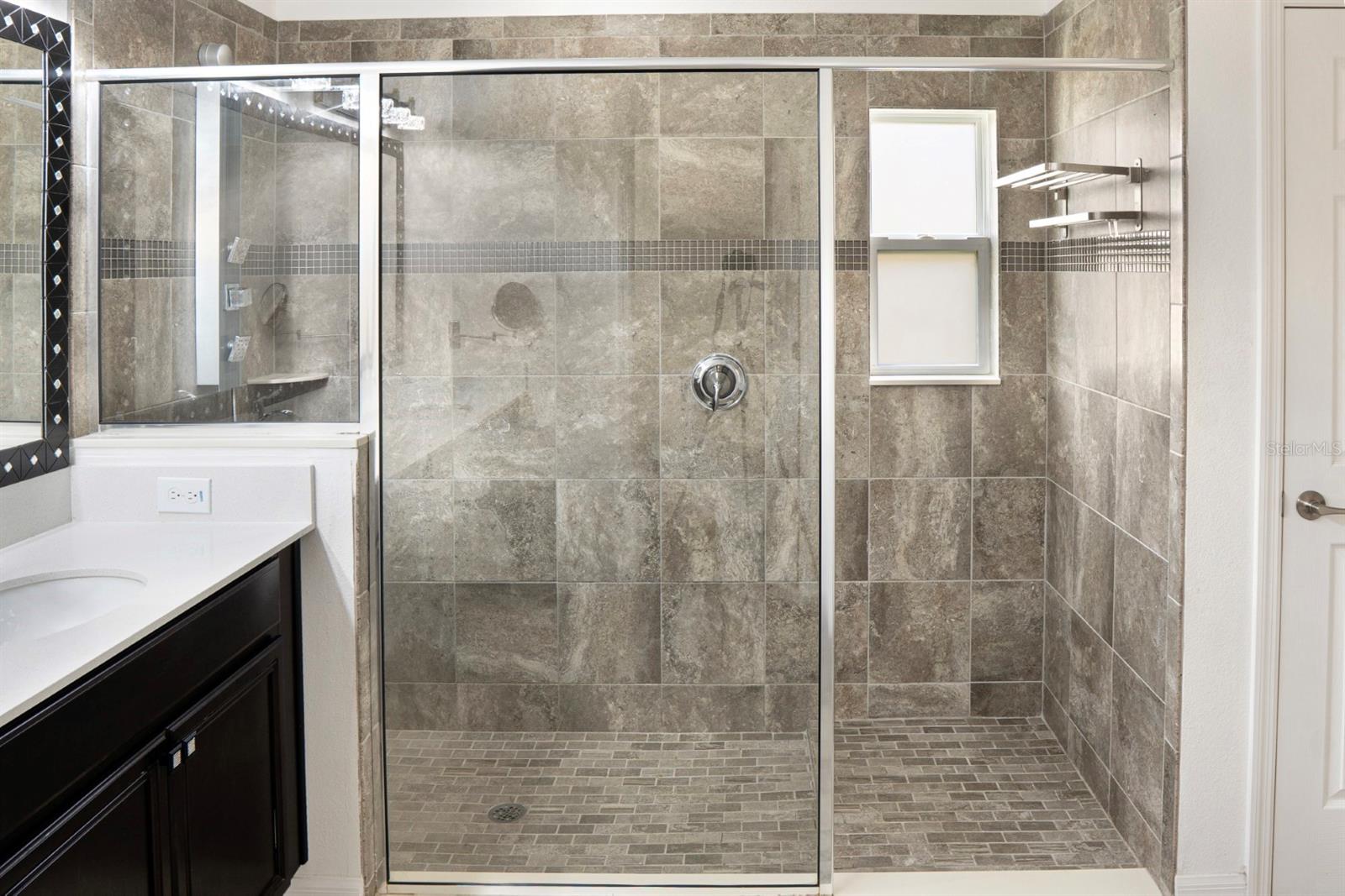 Image 27 of 56 For 3859 Golden Knot Drive