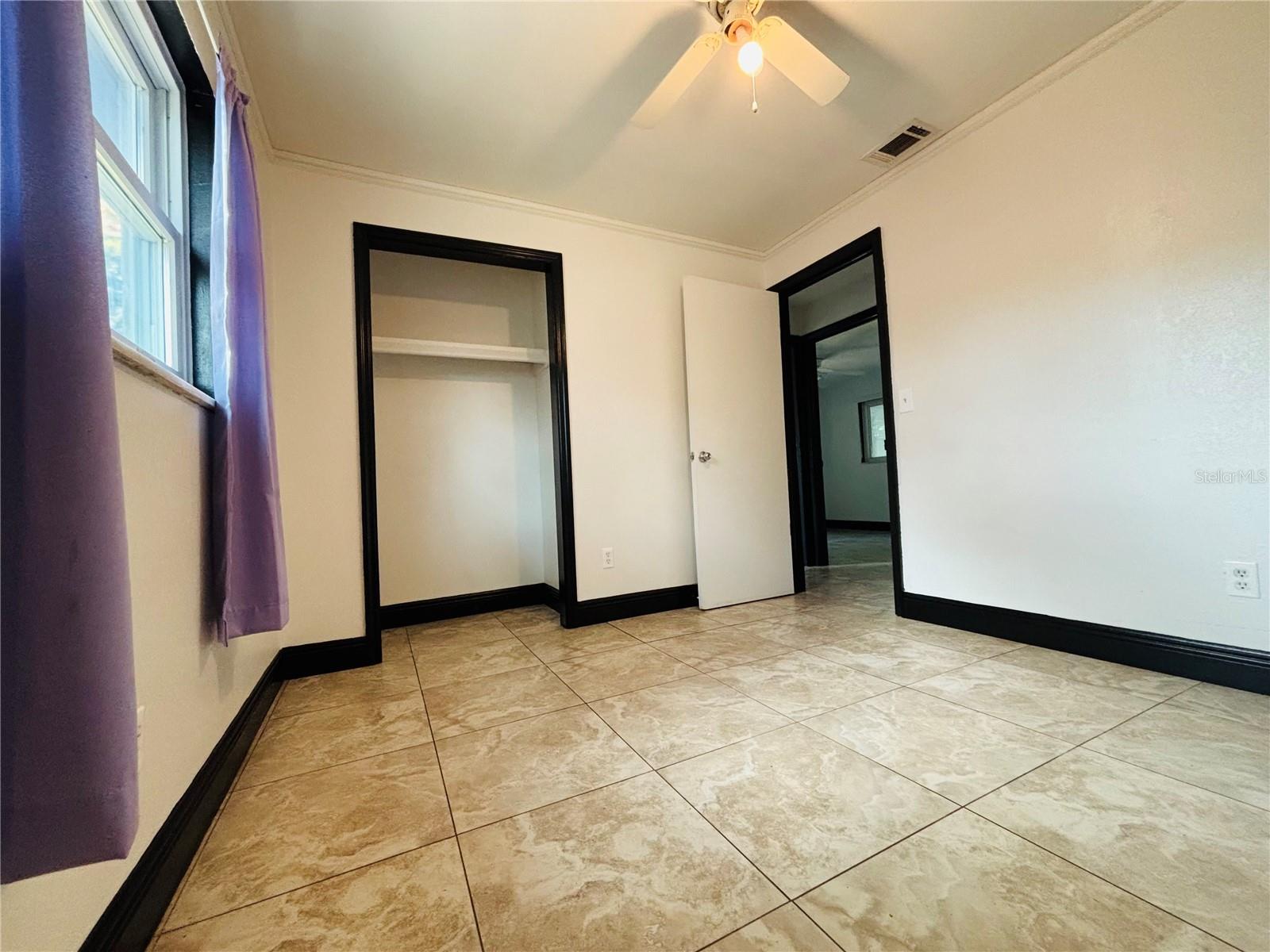 Image 11 of 21 For 710 East Court