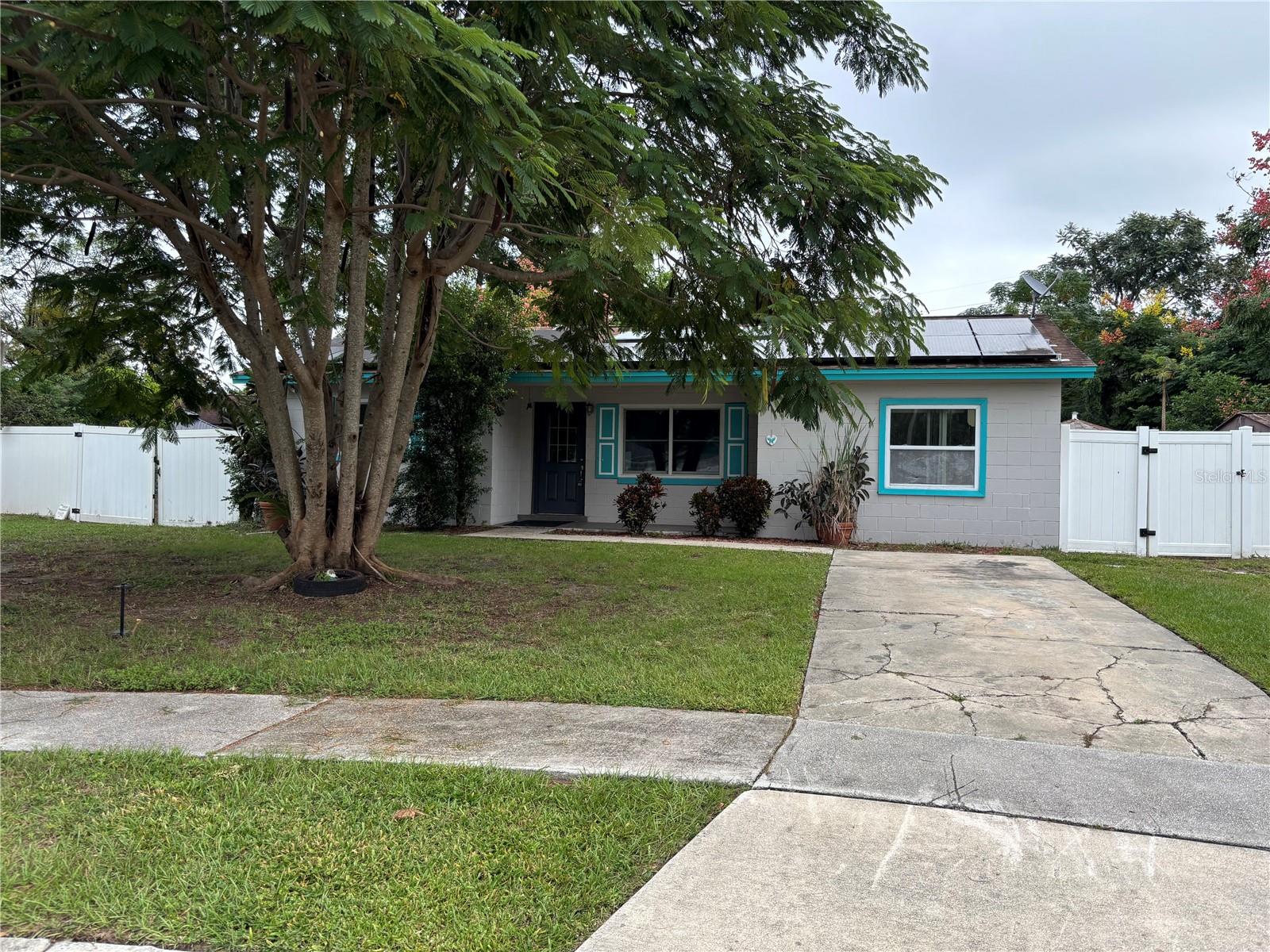 Image 26 of 27 For 710 East Court