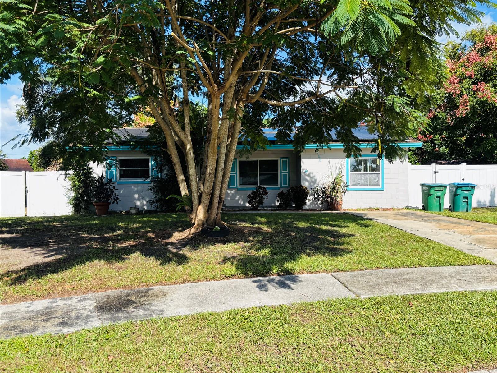 Image 3 of 21 For 710 East Court