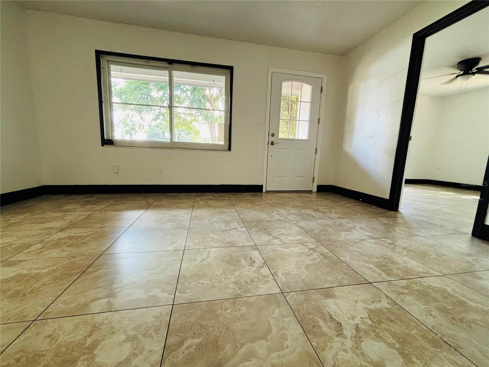 Image 5 of 21 For 710 East Court