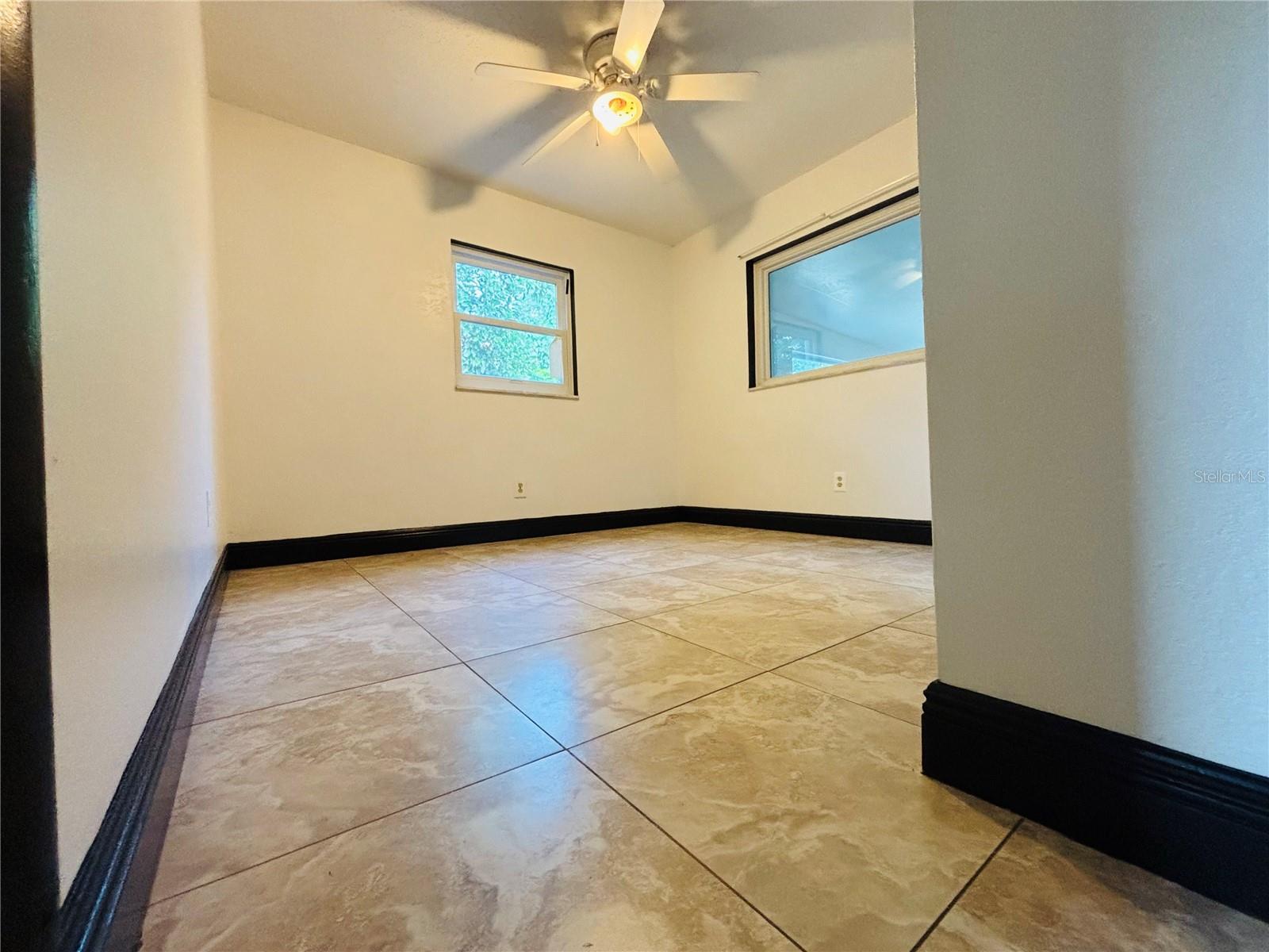 Image 9 of 21 For 710 East Court