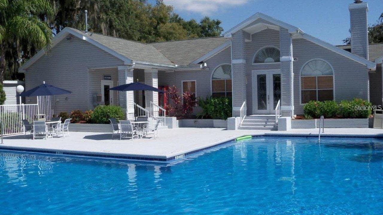 Image 3 of 4 For 2612 Grassy Point Drive 108