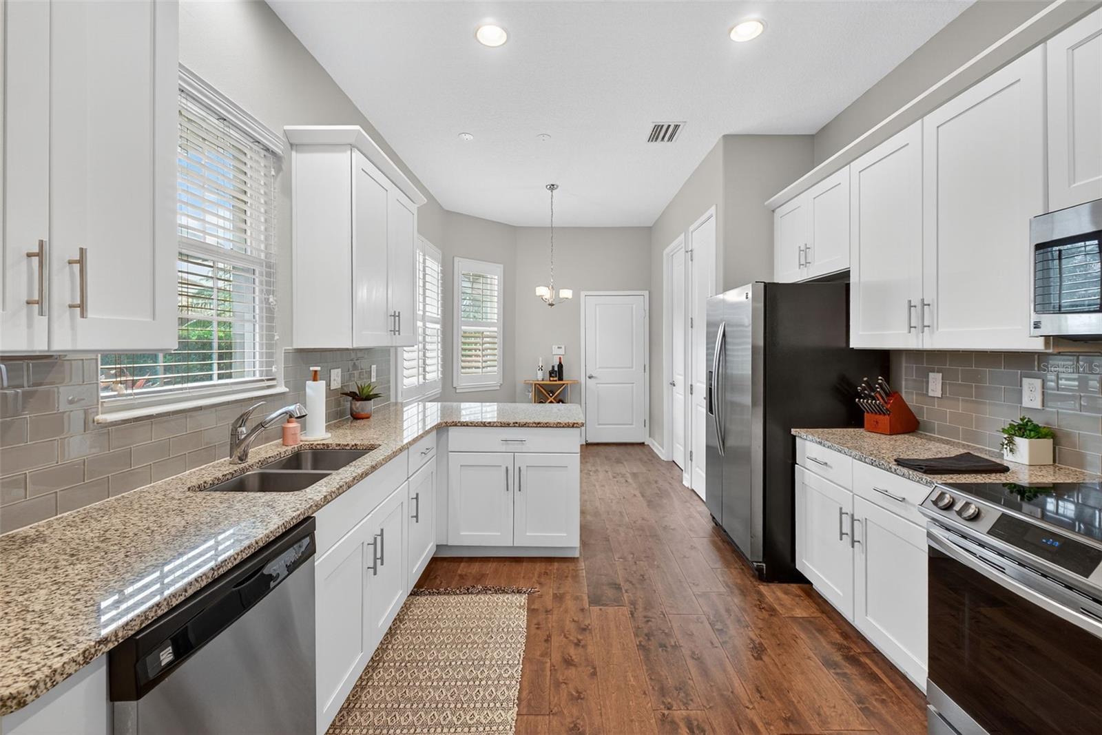 Image 23 of 72 For 2021 Sherbrook Avenue