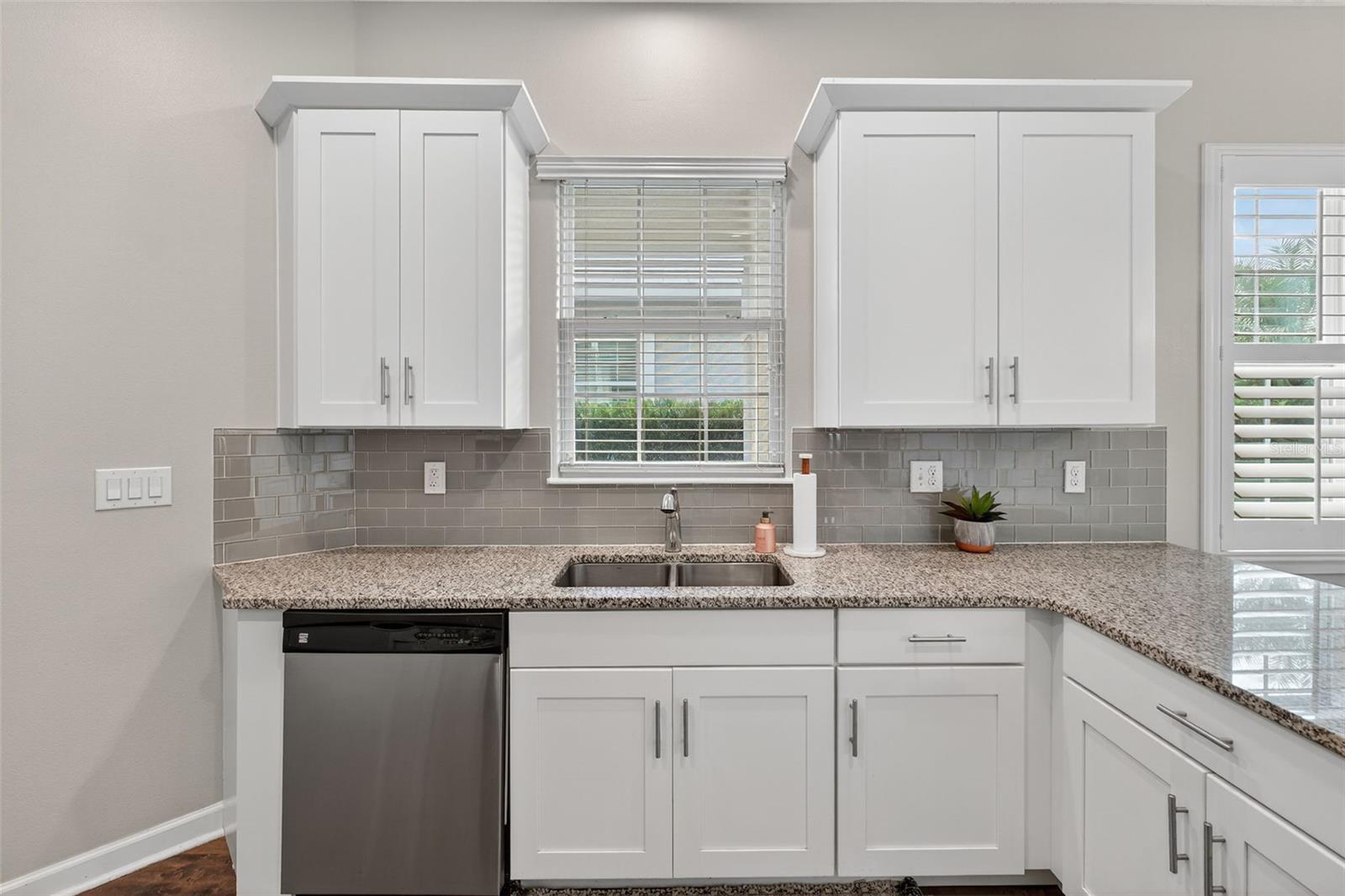 Image 26 of 72 For 2021 Sherbrook Avenue