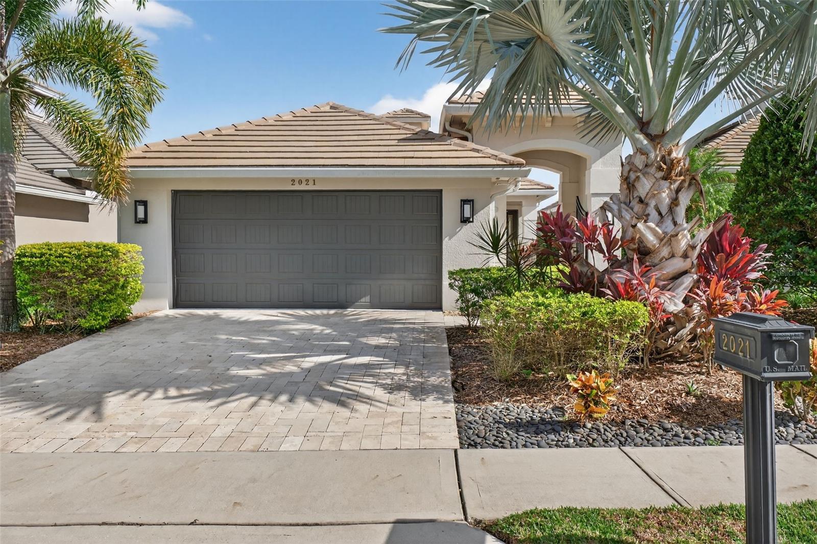 Image 4 of 72 For 2021 Sherbrook Avenue