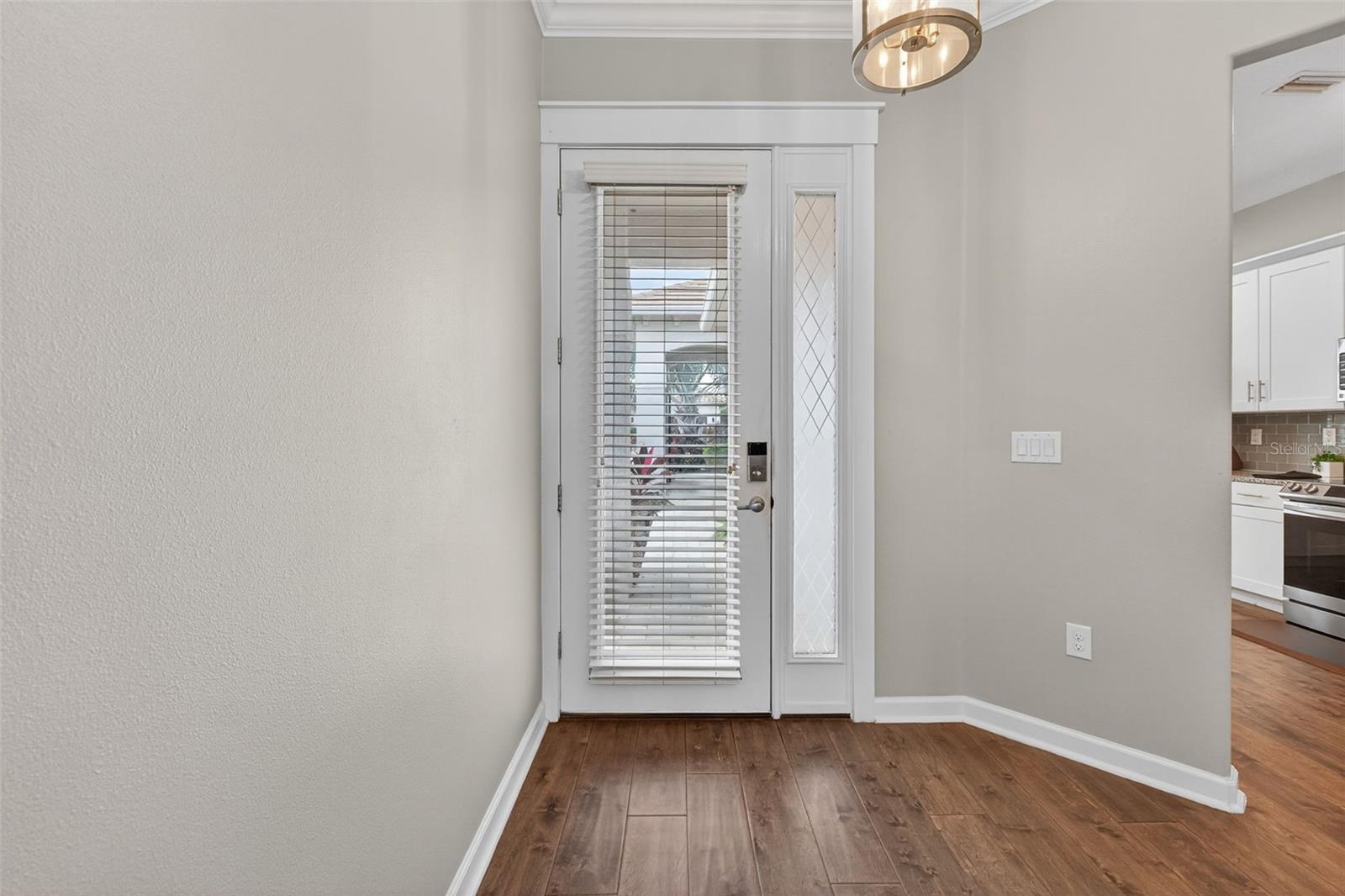 Image 9 of 72 For 2021 Sherbrook Avenue