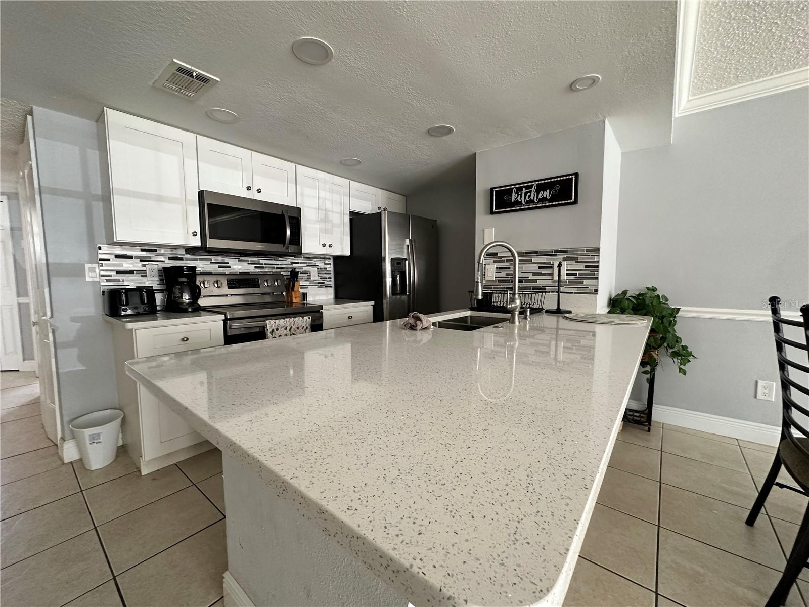 Image 7 of 25 For 5012 Laguna Bay Circle 73