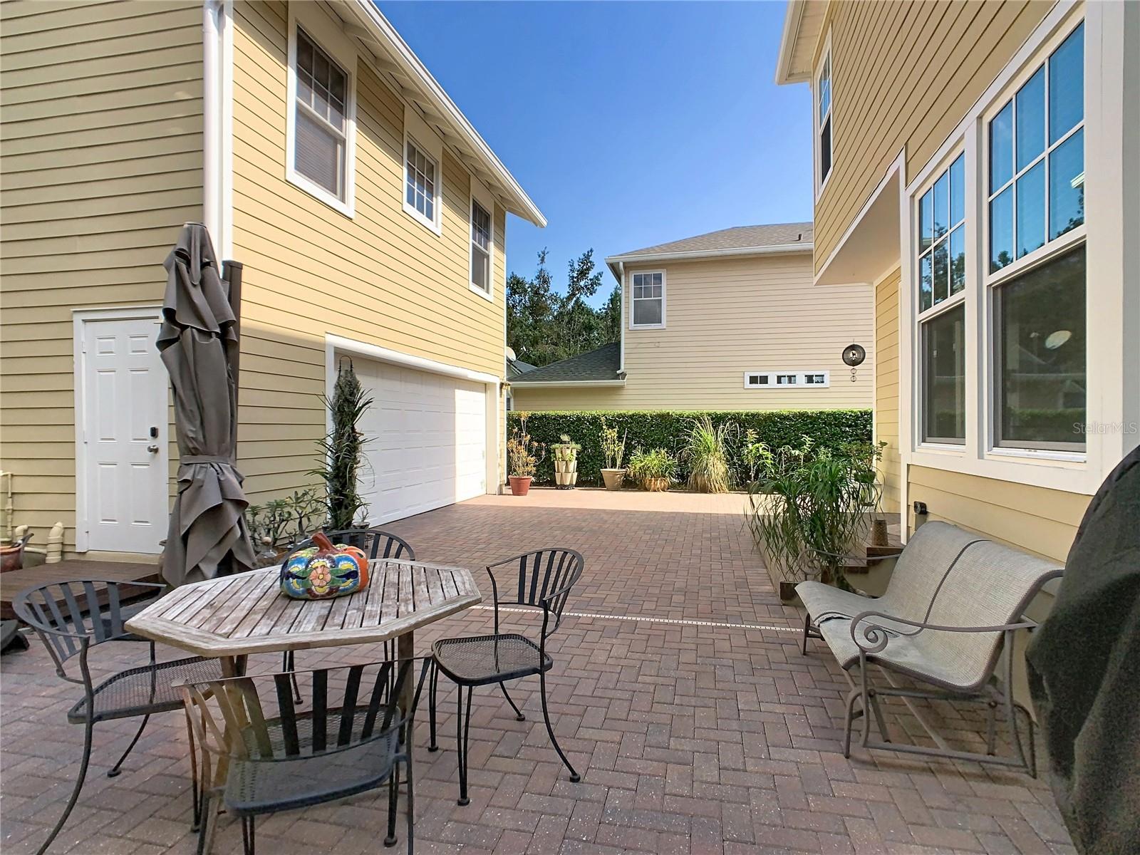 Image 19 of 94 For 1101 Banks Rose Court