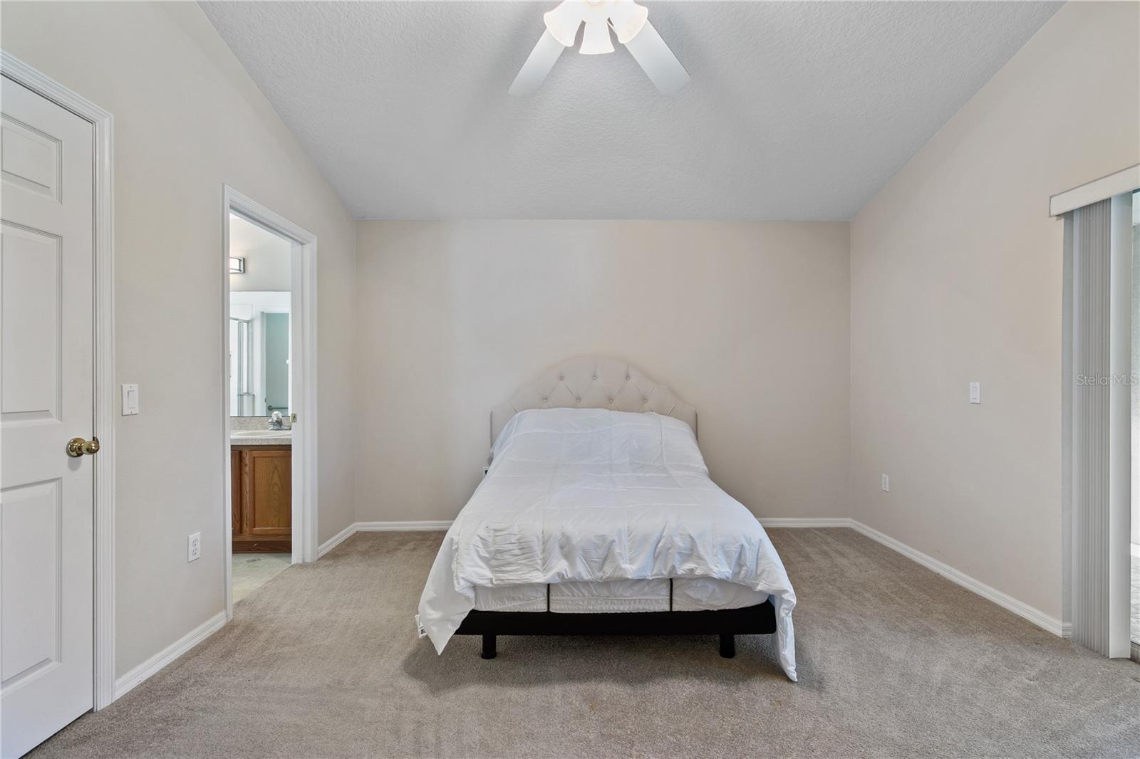 Image 15 of 29 For 109 Thornbury Drive