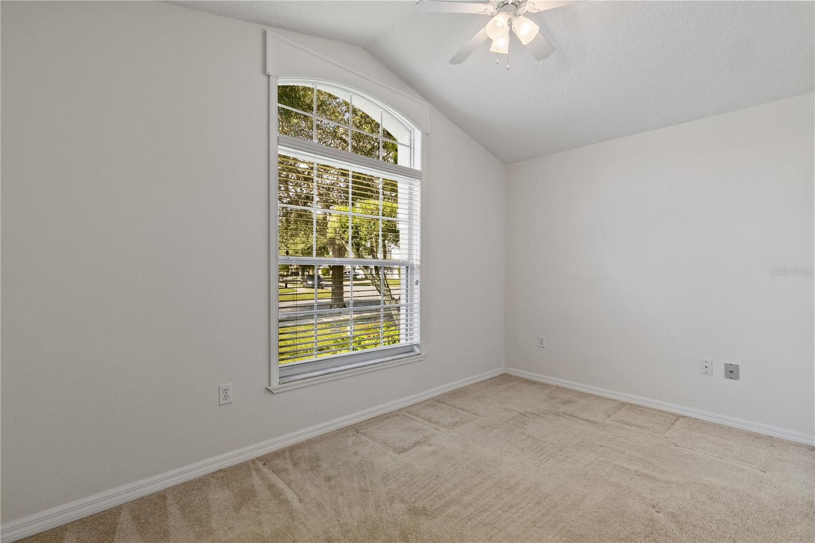 Image 22 of 29 For 109 Thornbury Drive