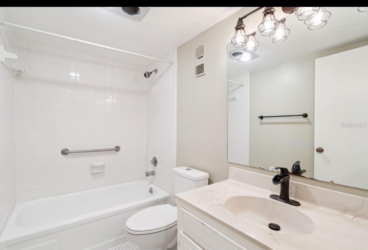 Image 6 of 11 For 1056 Michigan Street 1056