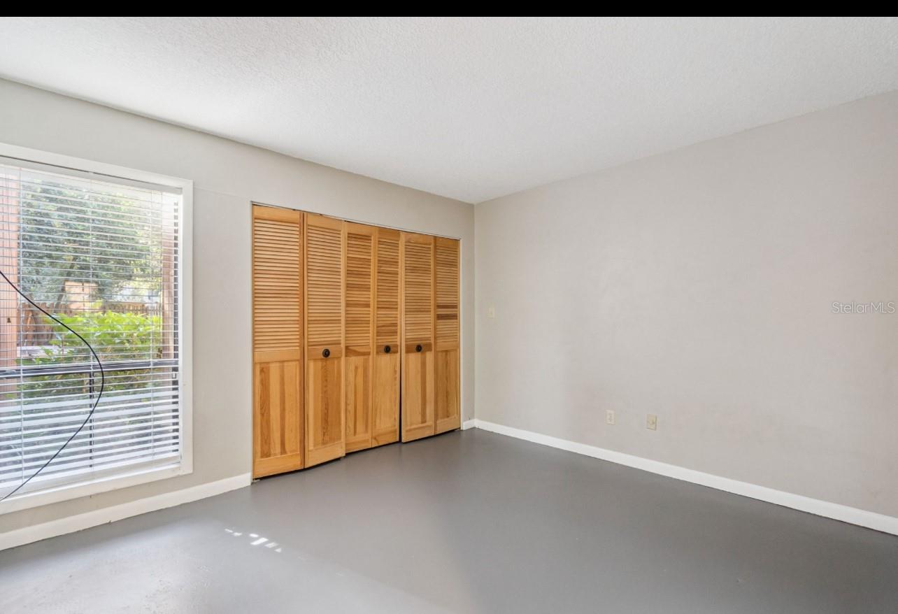 Image 8 of 11 For 1056 Michigan Street 1056