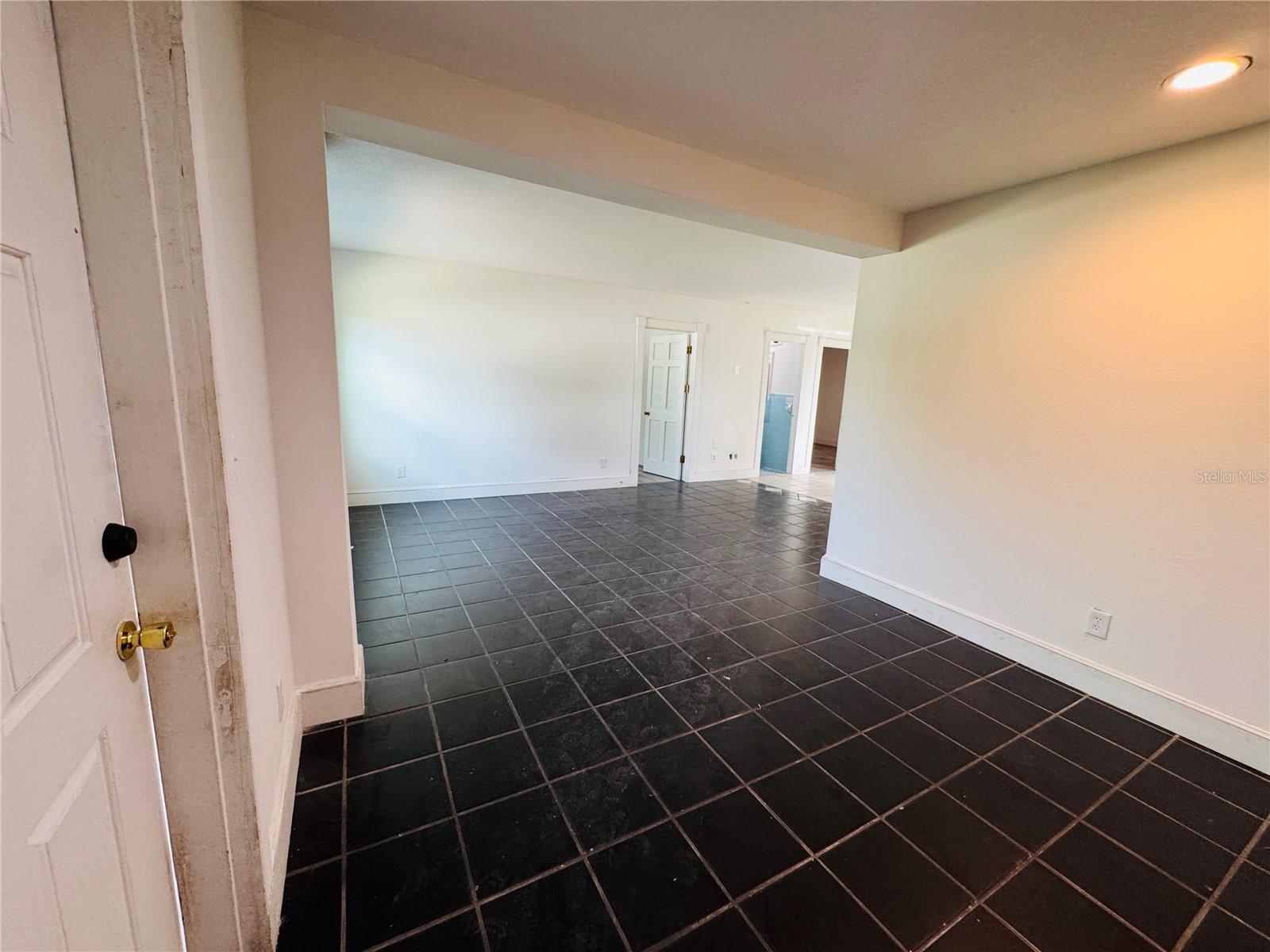 Image 8 of 13 For 209 Main Street