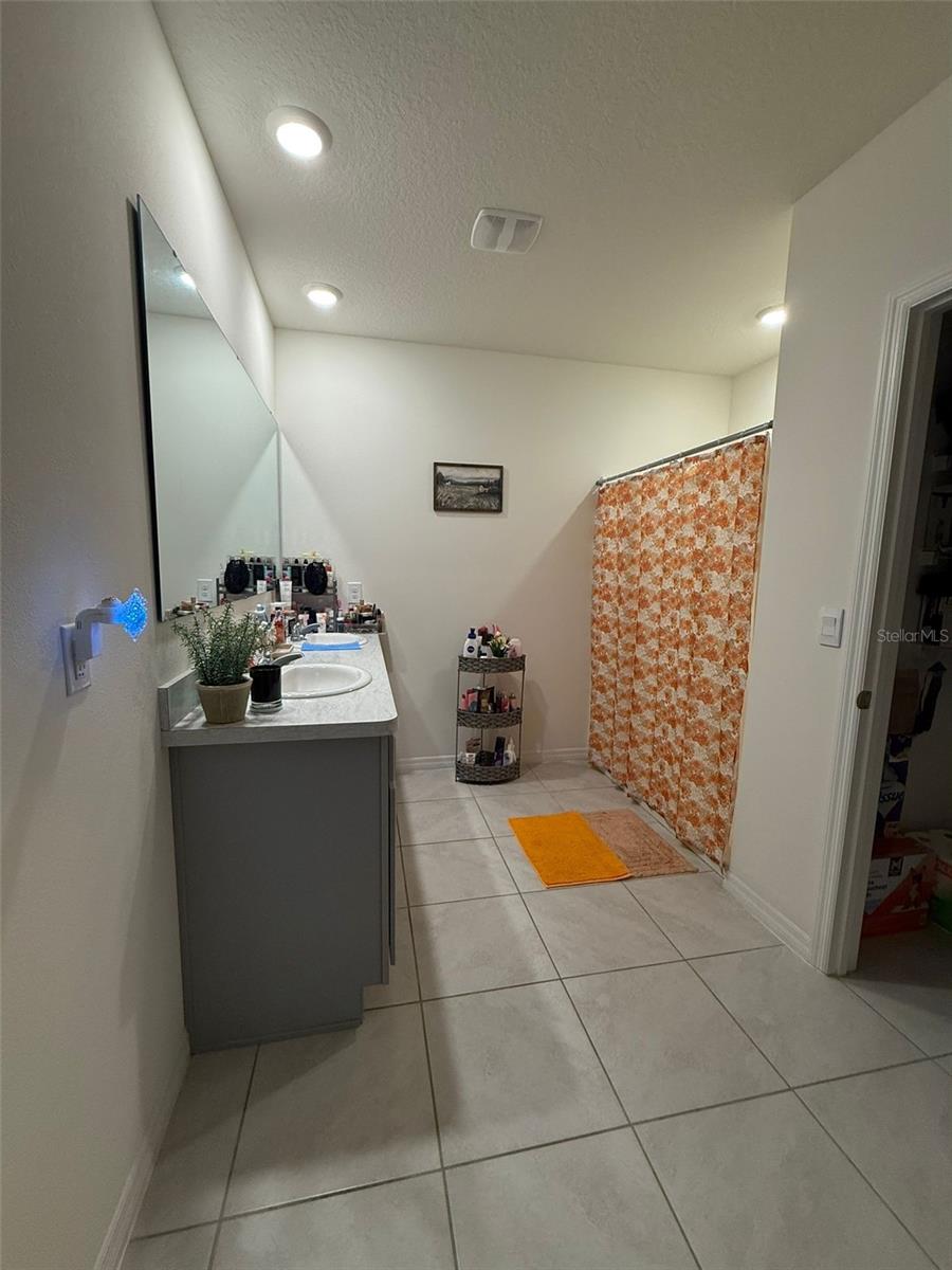 Image 17 of 21 For 2042 Griffin Oaks Way