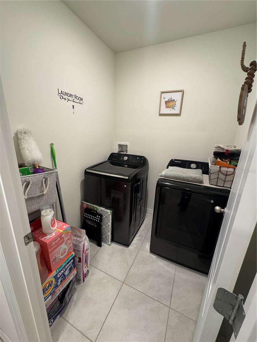 Image 9 of 21 For 2042 Griffin Oaks Way