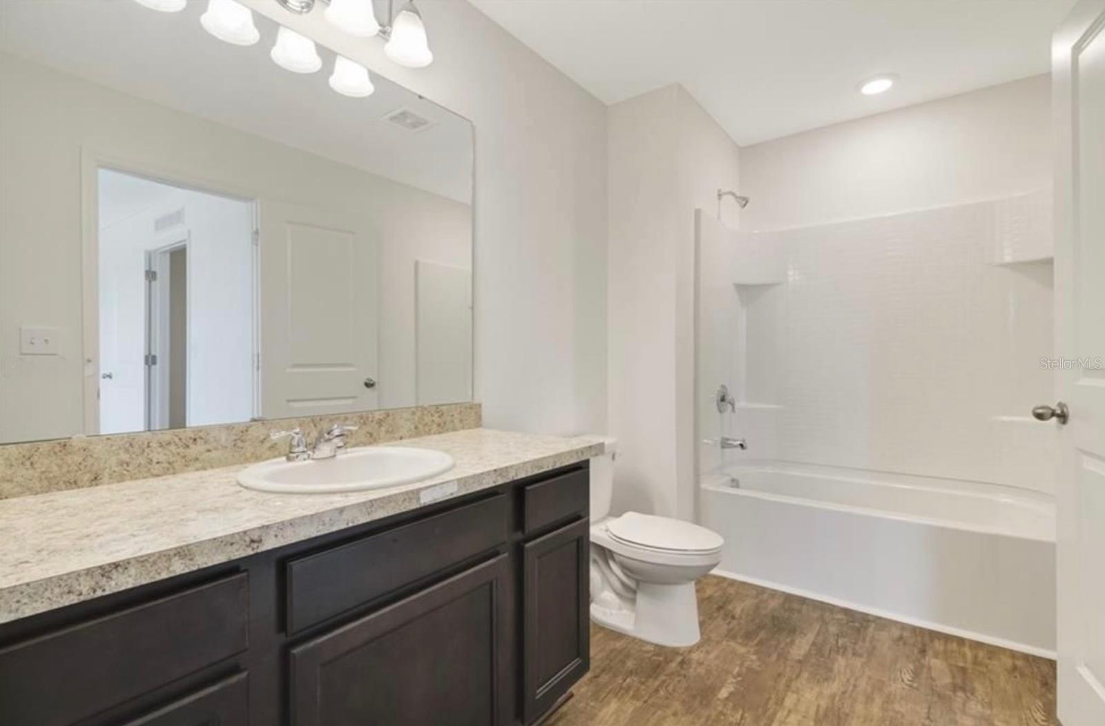 Image 16 of 32 For 855 Grandin Street