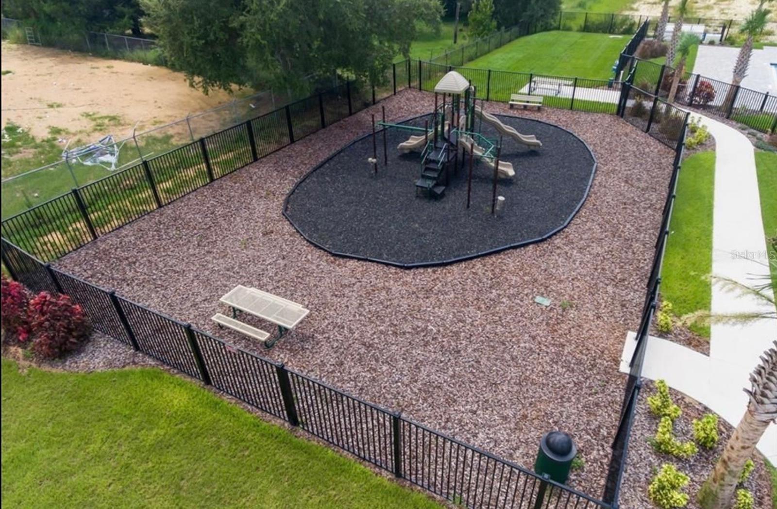 Image 29 of 32 For 855 Grandin Street