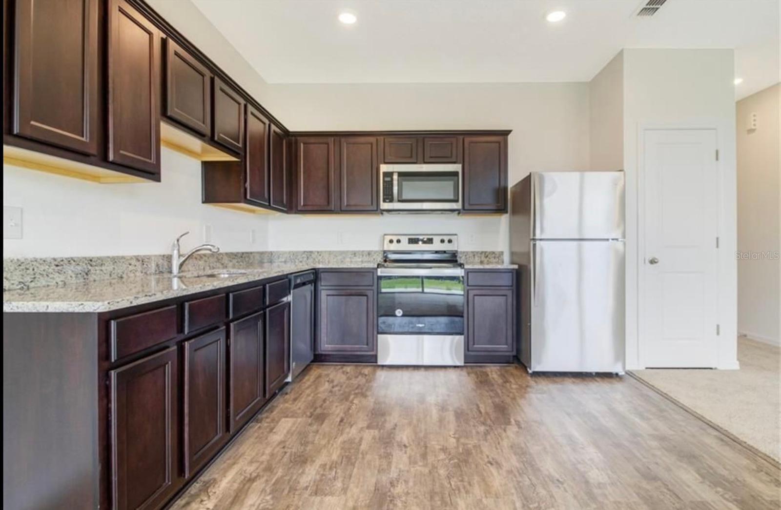 Image 8 of 32 For 855 Grandin Street