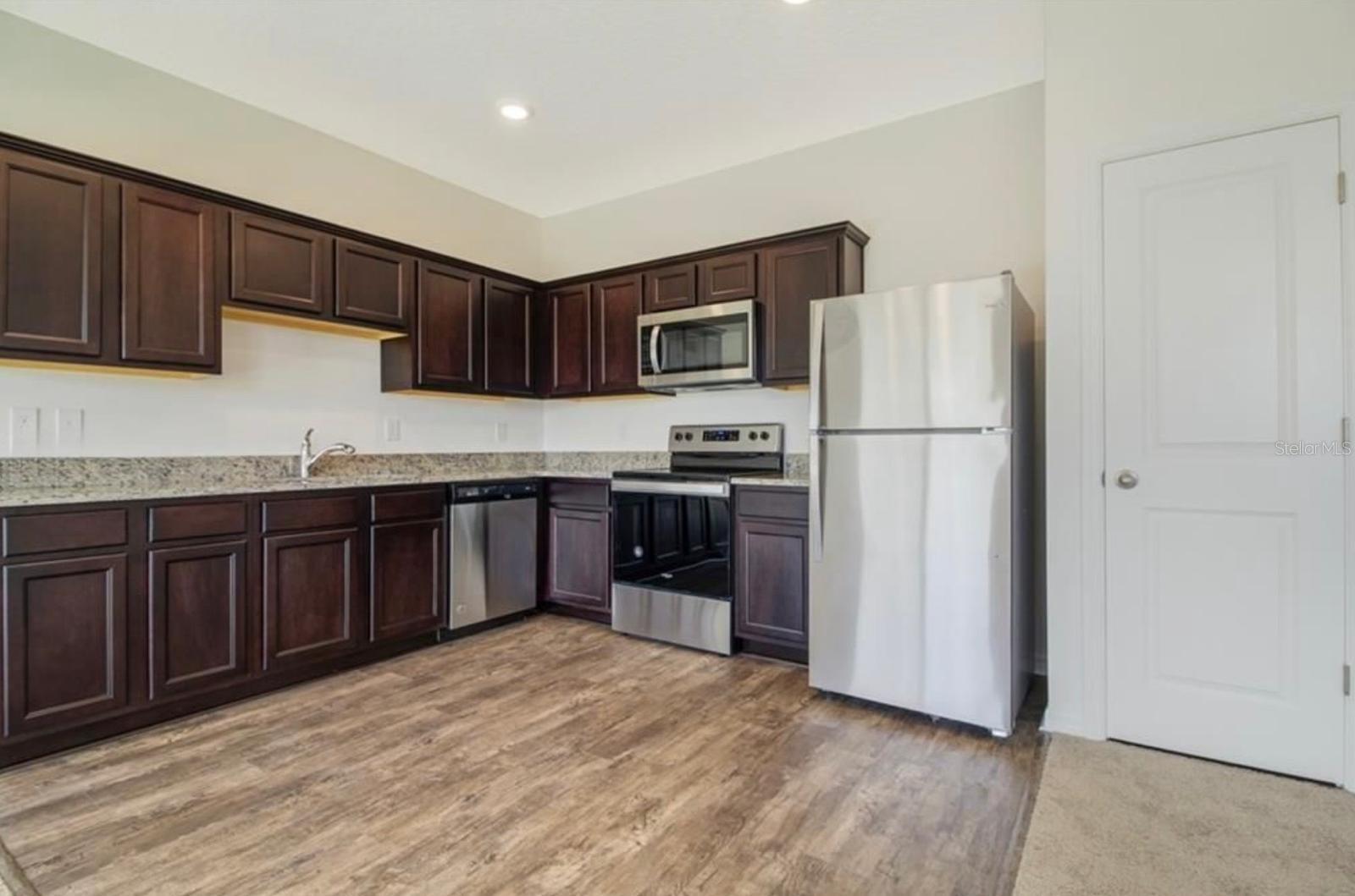 Image 9 of 32 For 855 Grandin Street