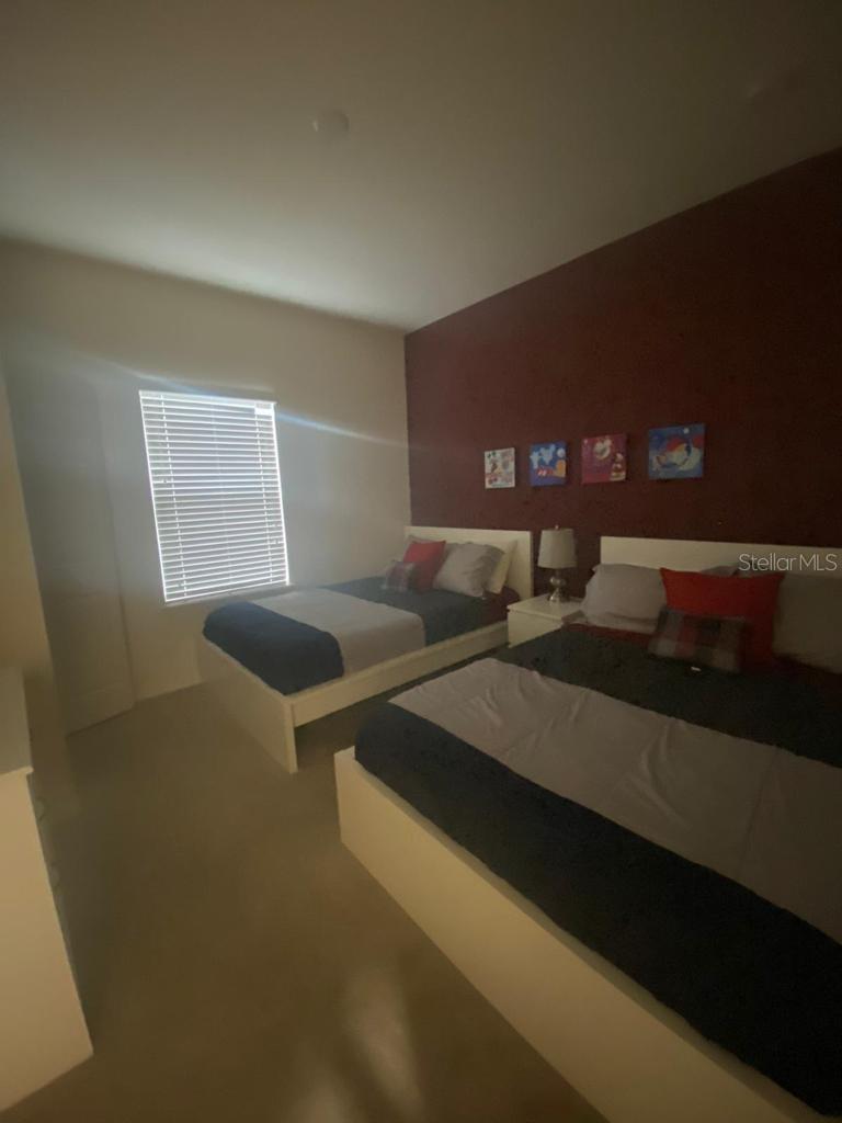 Image 11 of 21 For 8928 Shine Drive