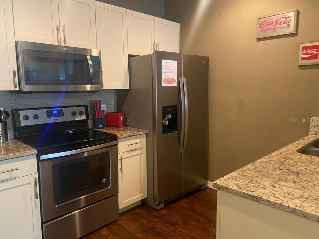 Image 5 of 21 For 8928 Shine Drive