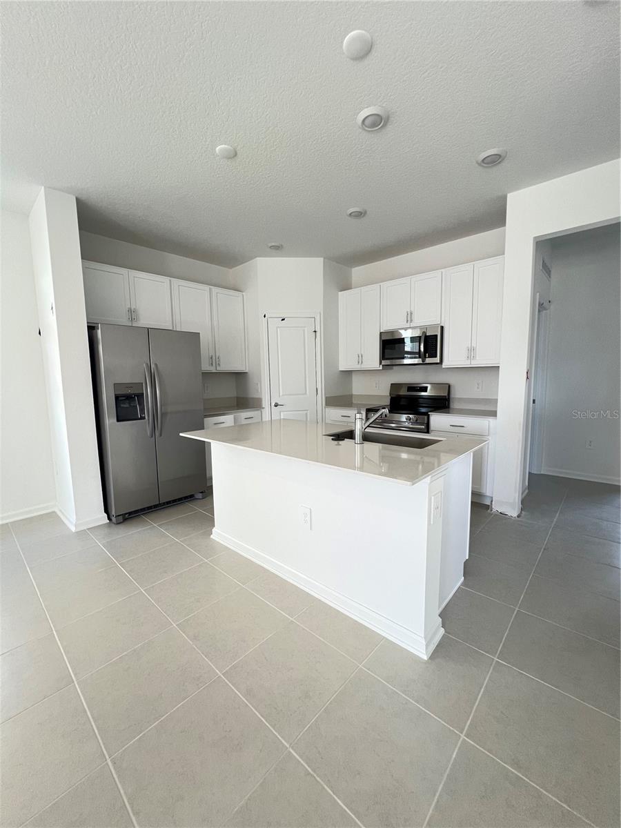 Image 12 of 26 For 716 Squire Avenue