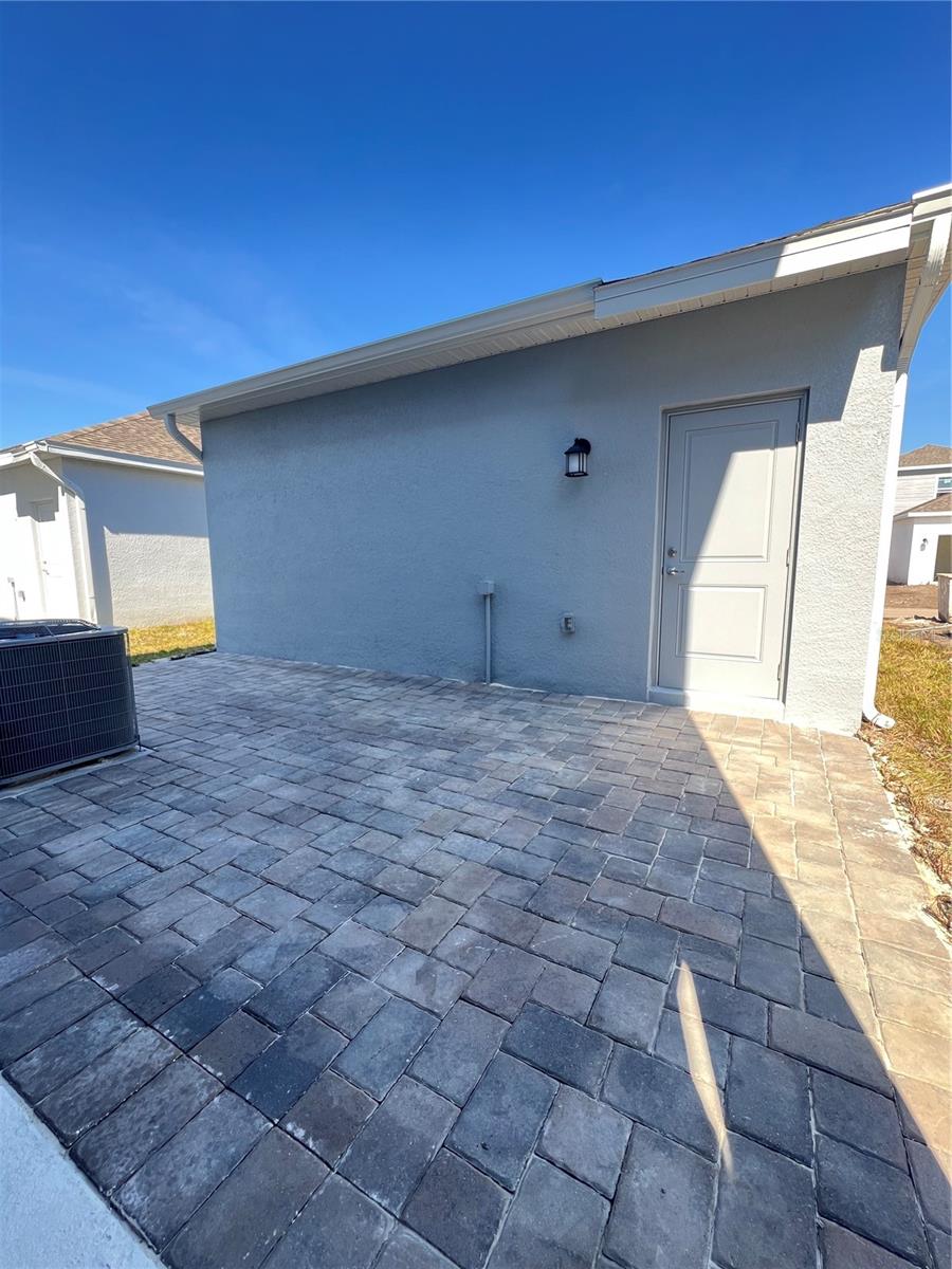 Image 4 of 26 For 716 Squire Avenue