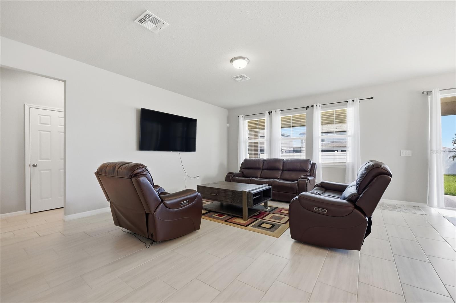 Image 23 of 66 For 2252 Crossbow Street